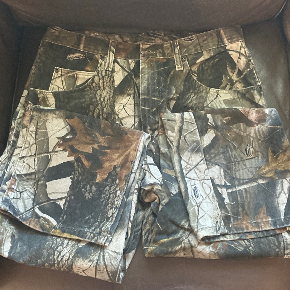 Men’s Wrangler Realtree Camouflage Cargo Pants
